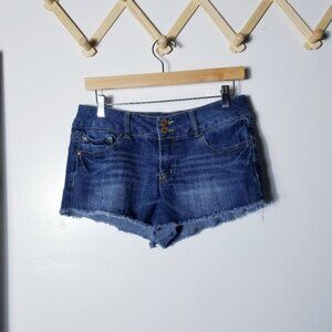REFUGE MID RISE DARK WASH JEAN SHORTS FRINGE BOTTOM SIZE 6